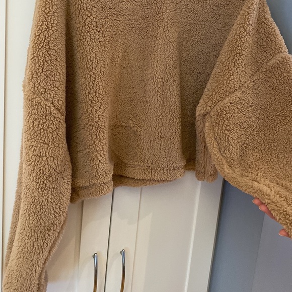 Bardot cropped fluffy sweater size large / xo - Picture 4 of 5
